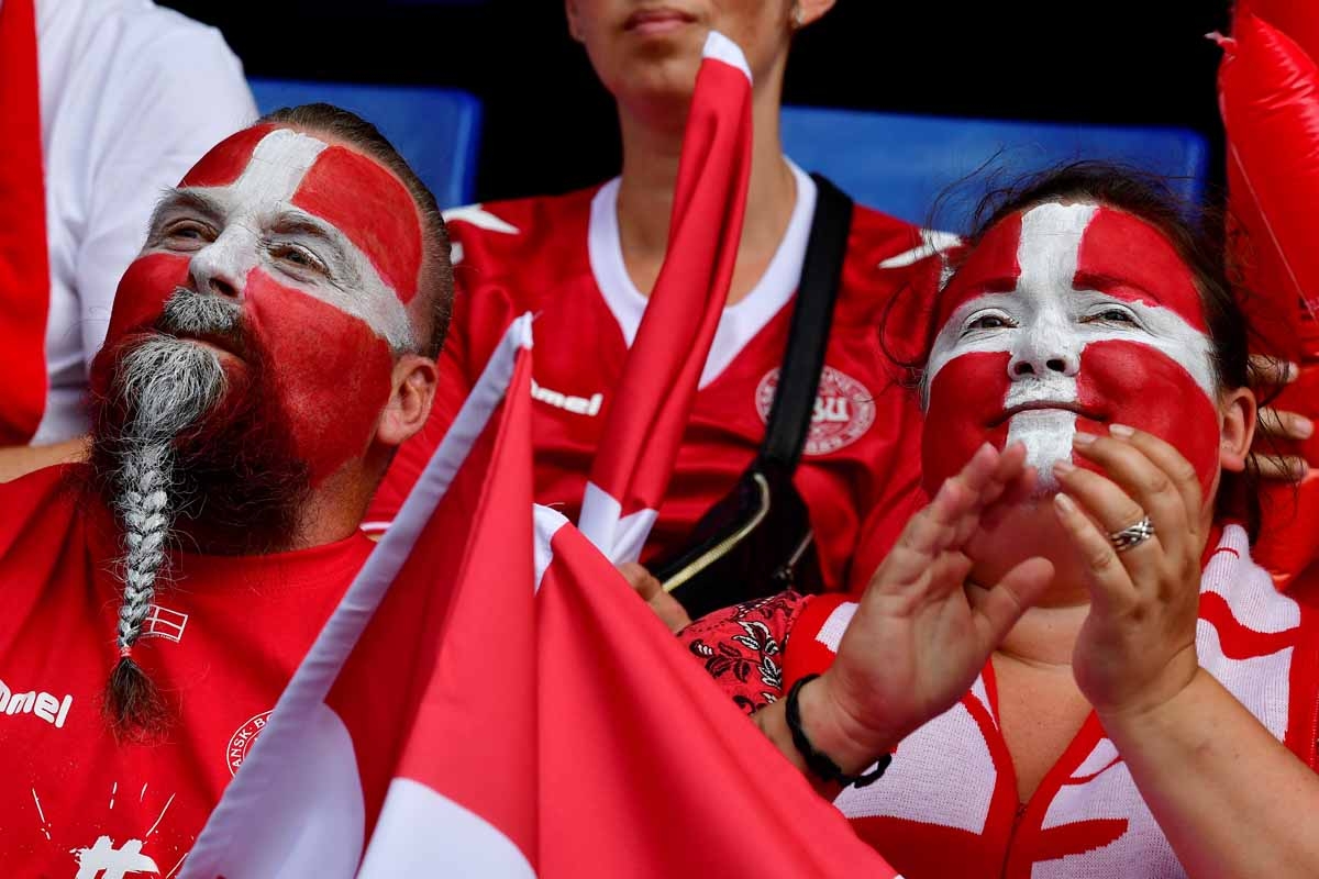 Denmark supporters cheer prior to the UEFA Womens Euro 2017 football tournament semi-final match between Denmark and Austria at the Rat Verlegh Stadium, in Breda, on August 3, 2017. /