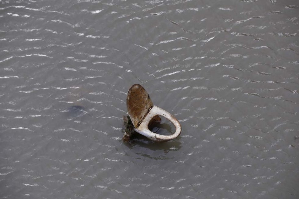 Pendant la vidange du canal Saint-Martin à Paris, en janvier 2015 (AFP / Patrick Kovarik) Pendant la vidange du canal Saint-Martin à Paris, en janvier 2015 (AFP / Patrick Kovarik)
