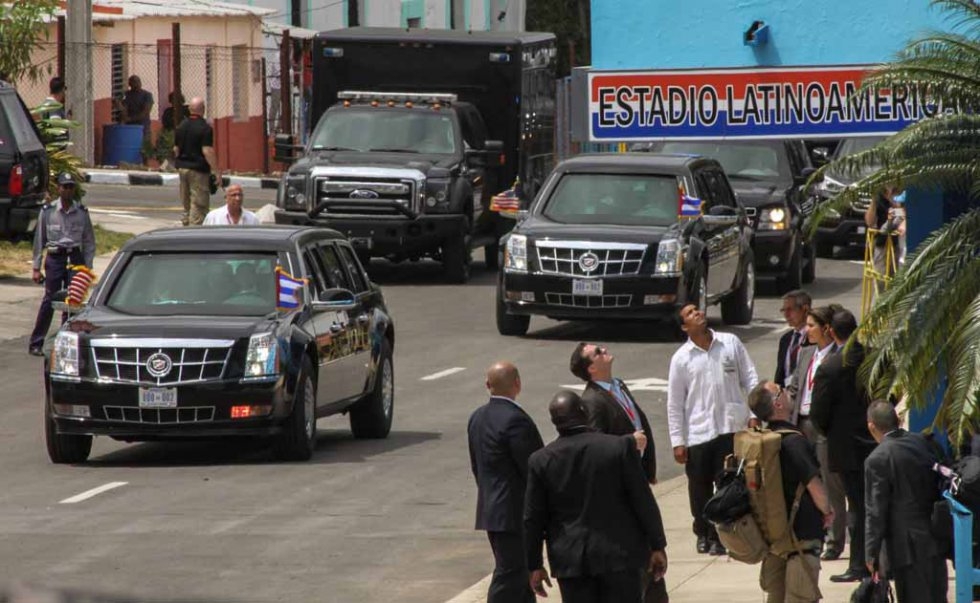 "The Beast", la voiture blindée d'Obama, arrive au stade de La Havane où doit avoir lieu un match de baseball américano=cubain, le 22 mars 2016 "The Beast", la voiture blindée d'Obama, arrive au stade de La Havane où doit avoir lieu un match de baseball américano=cubain, le 22 mars 2016