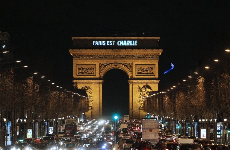 Les Champs-Elysées, le soir du 9 janvier 2015 Les Champs-Elysées, le soir du 9 janvier 2015