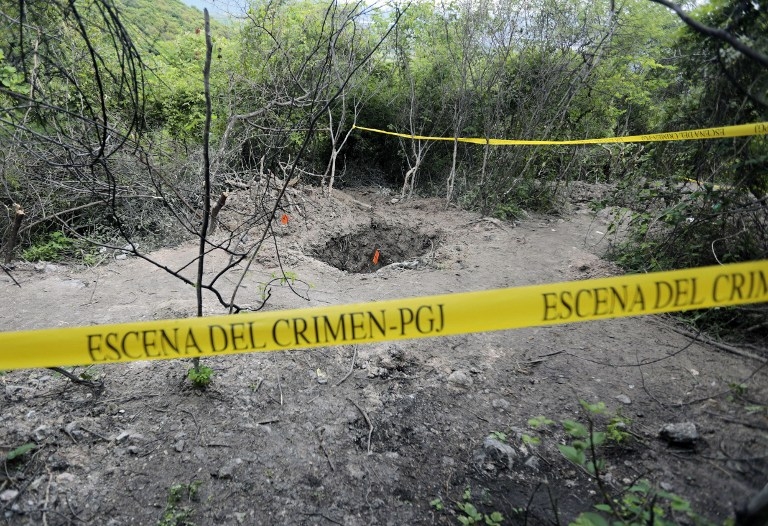 Une sépulture découverte près d'Iguala, le 6 octobre 2014 Une sépulture découverte près d'Iguala, le 6 octobre 2014