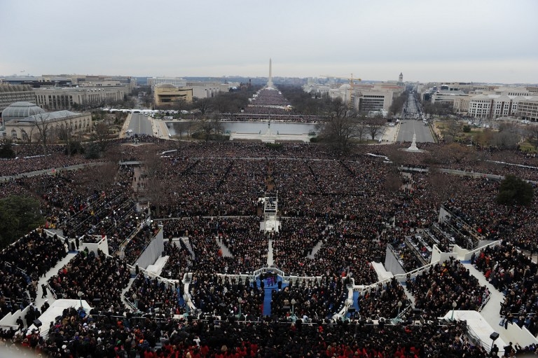 La prestation de serment du président Barack Obama à Washington, photographiée à l'aide d'un appareil télécommandé placé sur le toit du Capitole, le 21 janvier 2013 La prestation de serment du président Barack Obama à Washington, photographiée à l'aide d'un appareil télécommandé placé sur le toit du Capitole, le 21 janvier 2013