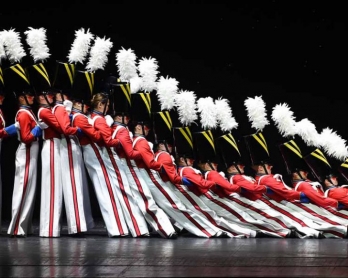 La 'Parade des soldats de bois', numéro culte du spectacle de Noël des Rockettes (AFP / Timothy A. Clary)