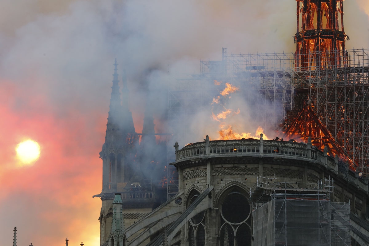https://making-of.afp.com/sites/default/files/styles/list_xl/public/medias/aa_new_posts/countries/france/arts-culture/notre-dame-april2019/france-notredame-fire-002.jpg?itok=PtQB2Y-x