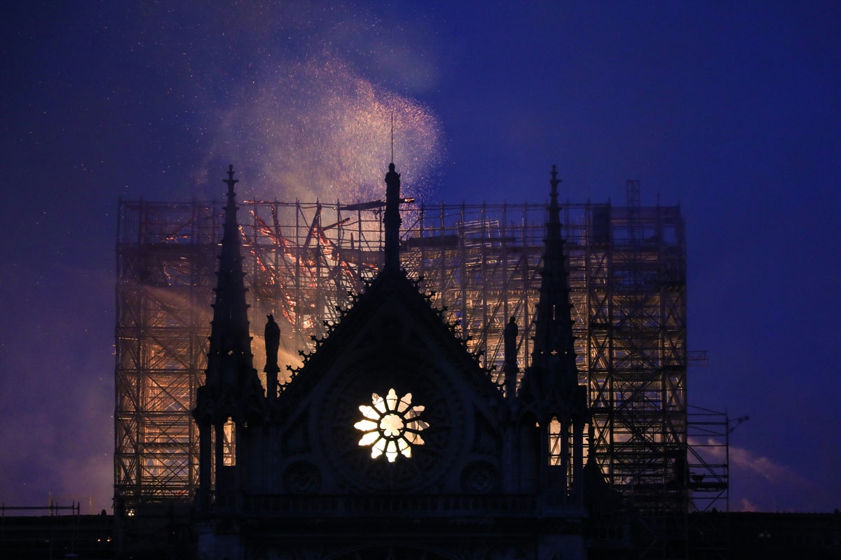 https://making-of.afp.com/sites/default/files/styles/list_xl/public/medias/aa_new_posts/countries/france/arts-culture/notre-dame-april2019/france-notredame-fire-008.jpg?itok=ciLeYvta