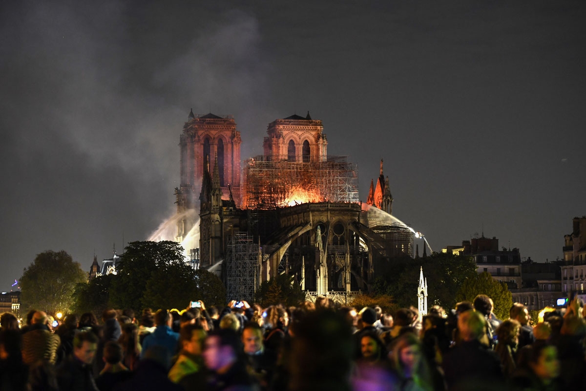 https://making-of.afp.com/sites/default/files/styles/list_xl/public/medias/aa_new_posts/countries/france/arts-culture/notre-dame-april2019/france-notredame-fire-012.jpg?itok=WYLgdex3
